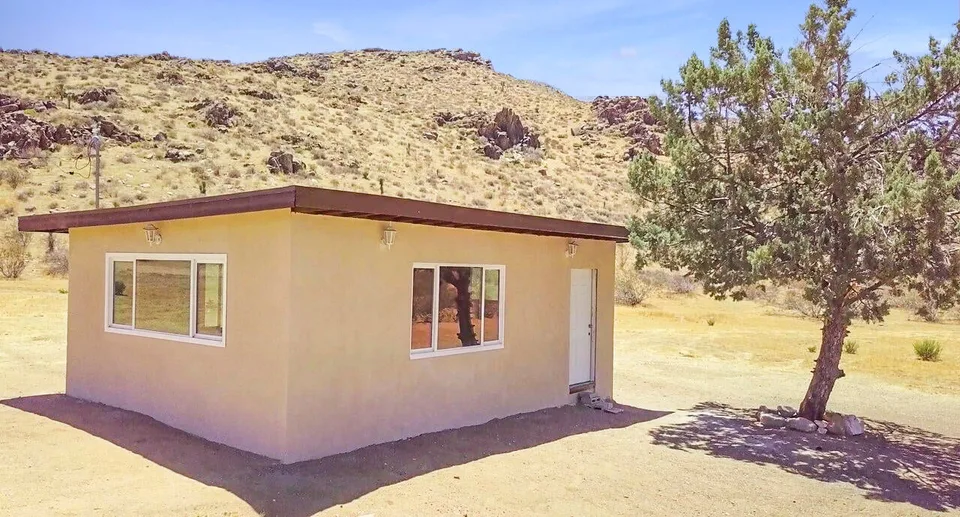 27127 Zuni Road in Apple Valley